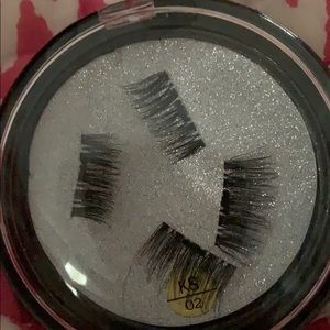Magnetic eyelashes